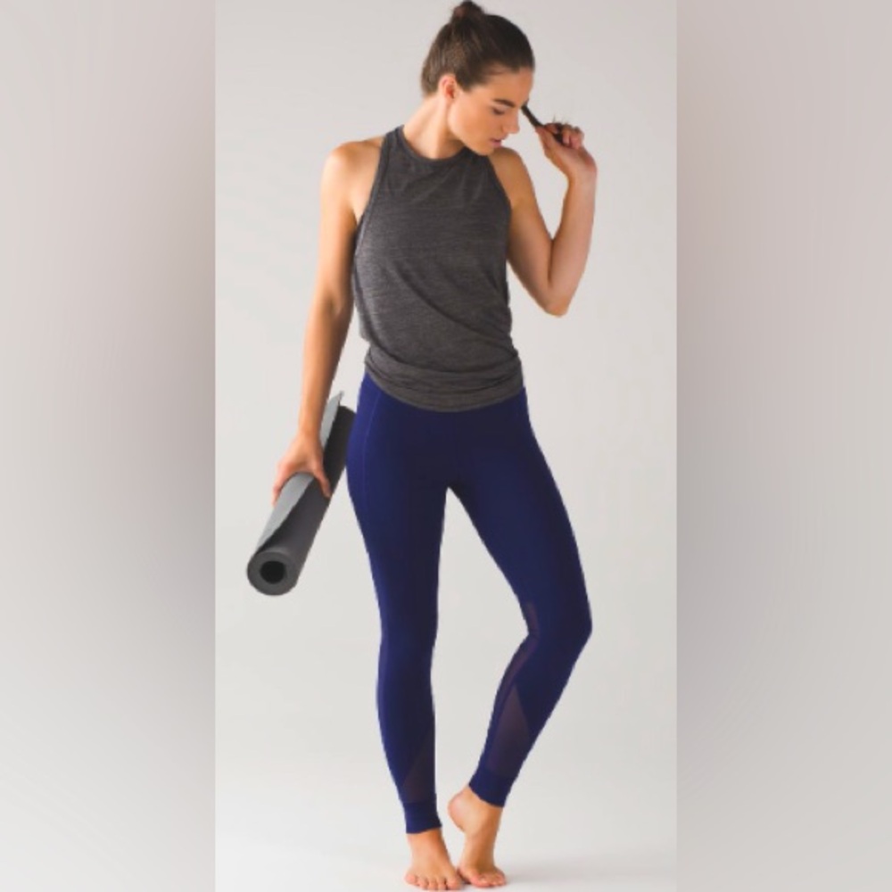 Lululemon Hot Like Agni Navy High Rise Leggings w Mesh Panels - Size S